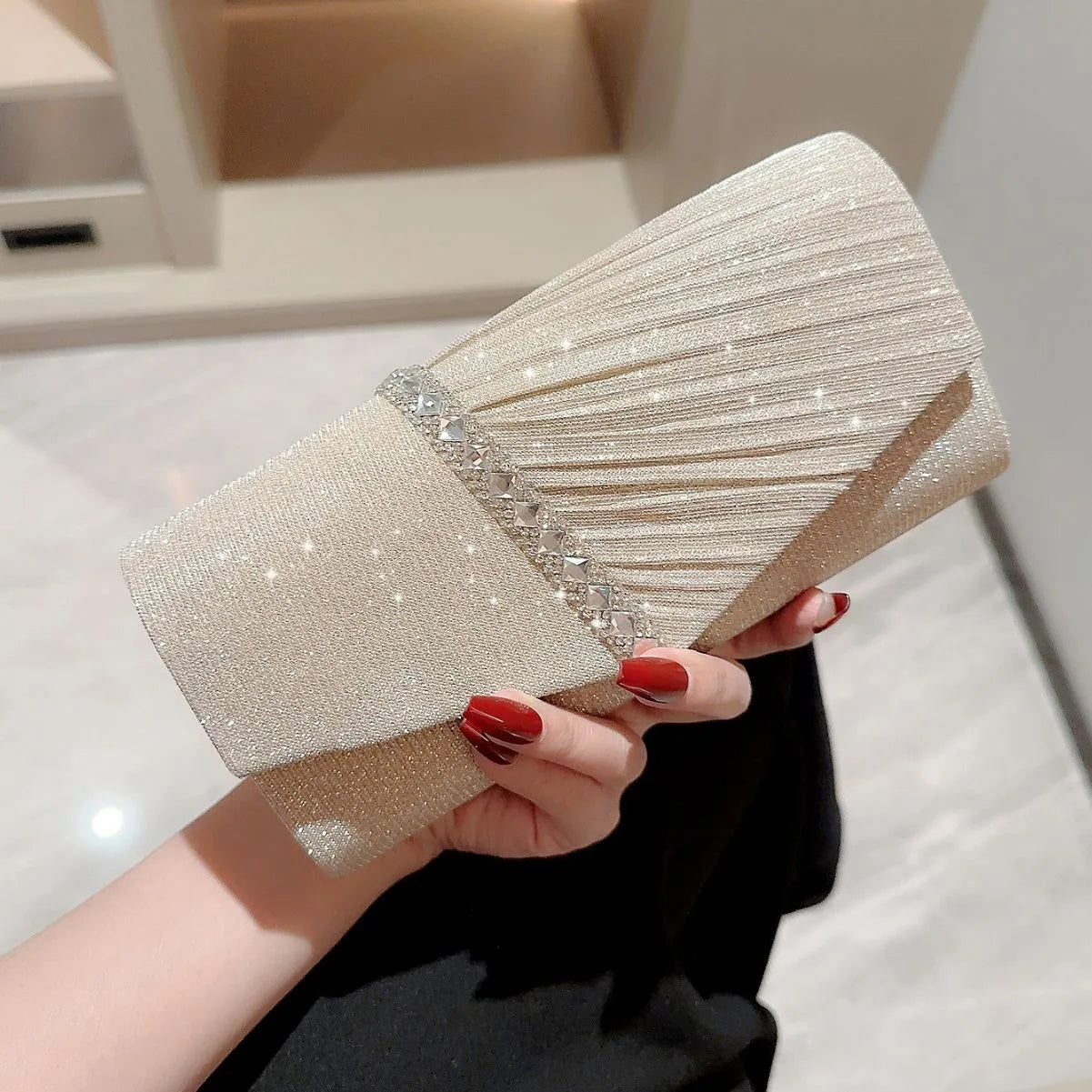 Bolsa de luxo com laço de strass